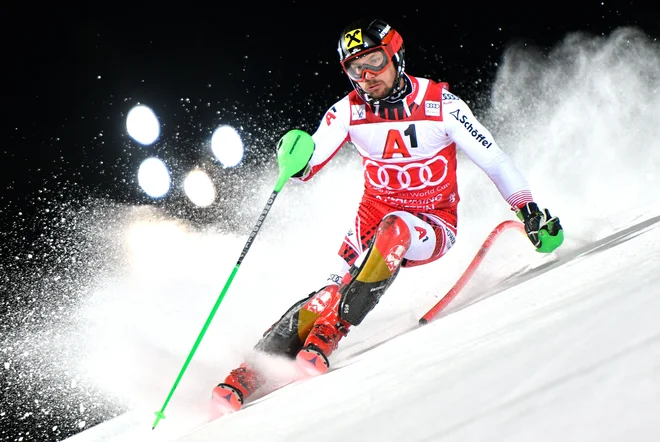 Marcel Hirscher je pred avstrijskimi navijači dal lekcijo tekmecem. FOTO: AFP