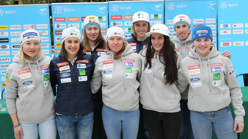 Fotografija: V Mariboru se bodo poleg Ilke Štuhec merile še (z leve) Meta Hrovat, Tina Robnik (o nastopu se bo odločila danes), Desiree Ajlec, Maruša Ferk, Ana Bucik, Andreja Slokar, Klara Livk in Neja Dvornik. FOTO: Tomi Lombar/Delo