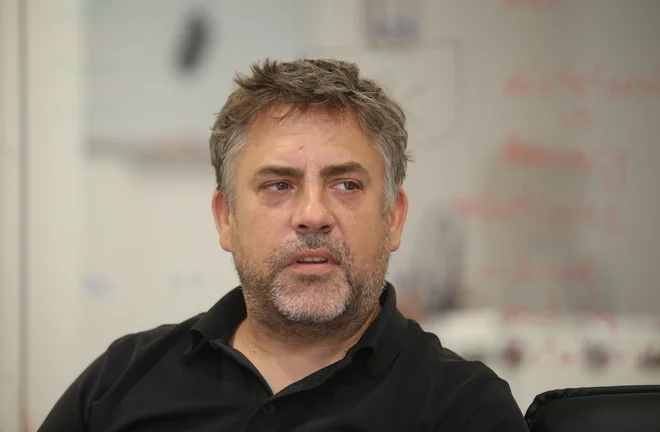»Že načrtujemo Trisat 2 z nekoliko drugačnim senzorjem.«<br />
Iztok Kramberger, vodja laboratorija za digitalne in informacijske sisteme <br />
FOTO: Tadej Regent/Delo