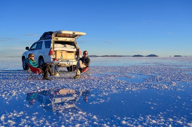 V Boliviji je Katarino in Roka Hočevarja osupnilo največje posušeno slano jezero na svetu Salar de Uyuni. FOTO: Rok Hočevar