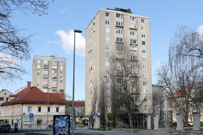 V Ljubljani je najmanj 15 potresno ogroženih stolpnic. FOTO: Marko Feist/Delo
