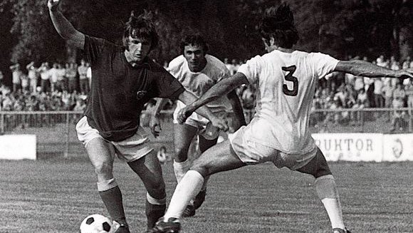 Fotografija: Branko Horjak je pogosto navduševal polne tribune Ljudskega vrta, kjer so nazadnje navijači spremljali prvo jugoslovansko ligo v letu 1972. FOTO: Arhiv NK Maribor
