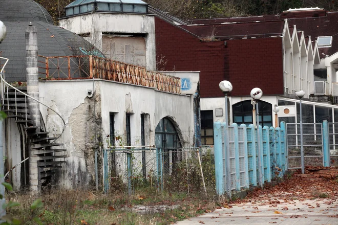 Za propadajoče Medijske toplice se zanima en sam ponudnik, ki obljublja, da bo nadaljeval turistično dejavnost. FOTO: Mavric Pivk/Delo