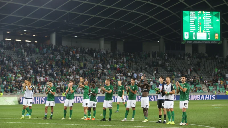 Fotografija: Slovensko nogometno prvenstvo bi se lahko nadaljevalo 2. ali 9. maja. FOTO: Leon Vidic/Delo