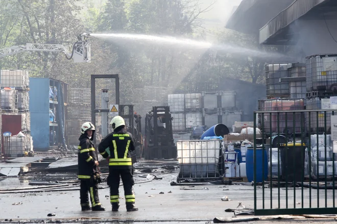 Slik požara nevarnih snovi ni lahko izbrisati iz spomina. FOTO: Marko Feist/Delo