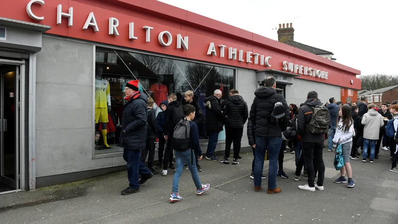 Fotografija: Charlton je svojčas nastopal v premier league. FOTO: Reuters