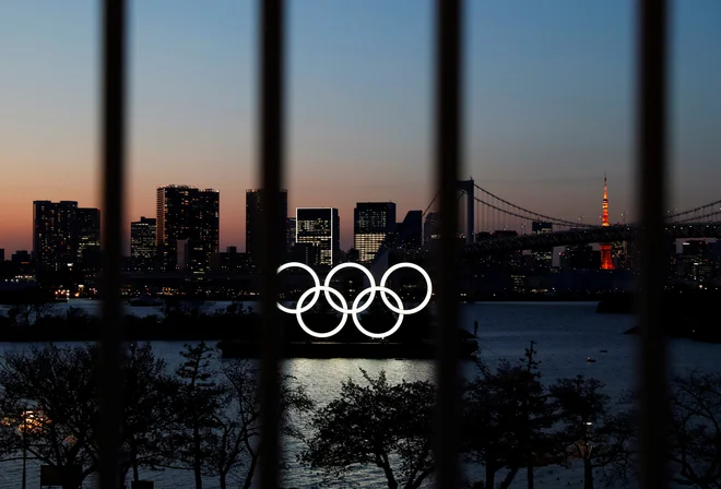 Mednarodni olimpijski komite je pred dnevi zaradi pandemije novega koronavirusa na leto 2021 preložil OI v Tokiu. FOTO: Reuters