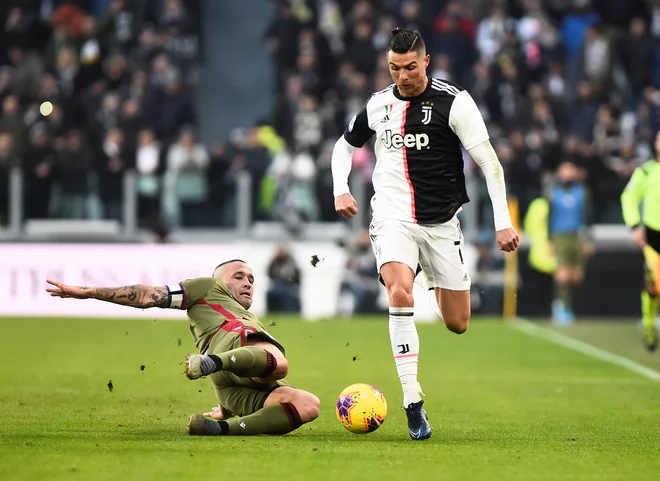 Cristiano Ronaldo je daleč najbolje plačani nogometaš Juventusa. FOTO: Reuters