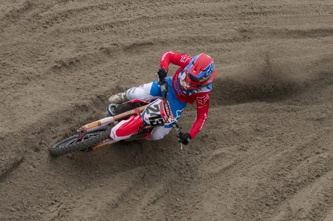 Tim Gajser bo na finalu sezone lovil 20 točk oziroma 3. mesto v SP. FOTO: Honda HRC