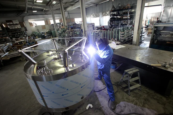 Ustavitev proizvodnje v kovinski industriji je zahteven projekt, saj ne gre le za ustavitev strojne opreme, ampak tudi vseh logističnih tokov in podpornih procesov. FOTO Mavric Pivk/Delo