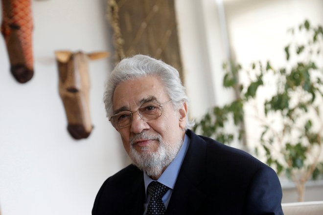 Tudi španski operni zvezdnik Placido Domingo poziva ljudi, naj ostanejo doma. Foto Reuters