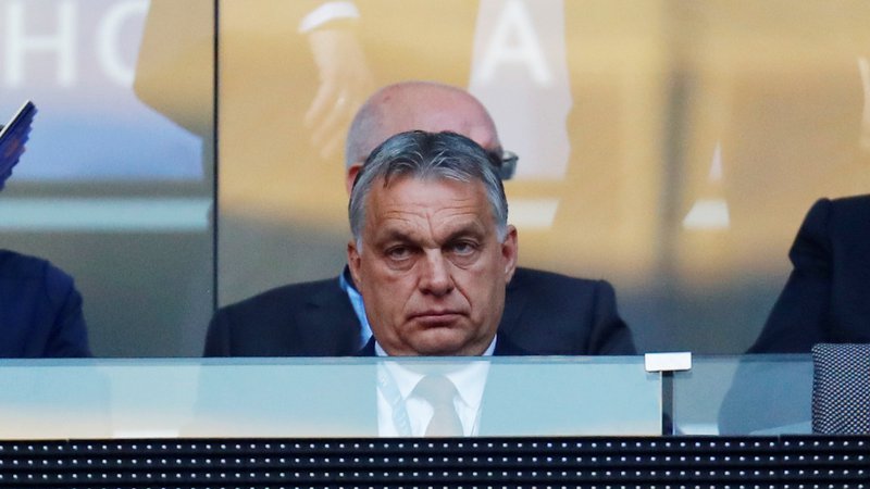 Fotografija: Zakonodaja predsedniku madžarske vlade med drugim omogoča, da v času izrednih razmer začasno zaustavi izvajanje kateregakoli zakona v državi. FOTO: Kai Pfaffenbach/Reuters