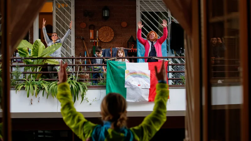 Fotografija: V Italiji se ob vsem, kar doživlja, krepijo domoljubni sentimenti in nacionalna gorečnost. Foto: Reuters