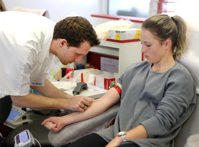 Z novim paketom pa bo treba razmišljati tudi o izhodu iz epidemije; kako varno in čim hitreje zagnati gospodarstvo, pomagati najbolj prizadetim sektorjem ter spodbuditi zasebno porabo. Torej, kako pognati kri po žilah Slovenije. Foto: Aleš Černivec/Delo