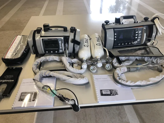 Transportna respiratorja tipa Medumat Standard oziroma Medumat Transport nemškega proizvajalca Weinmann. FOTO: HSE