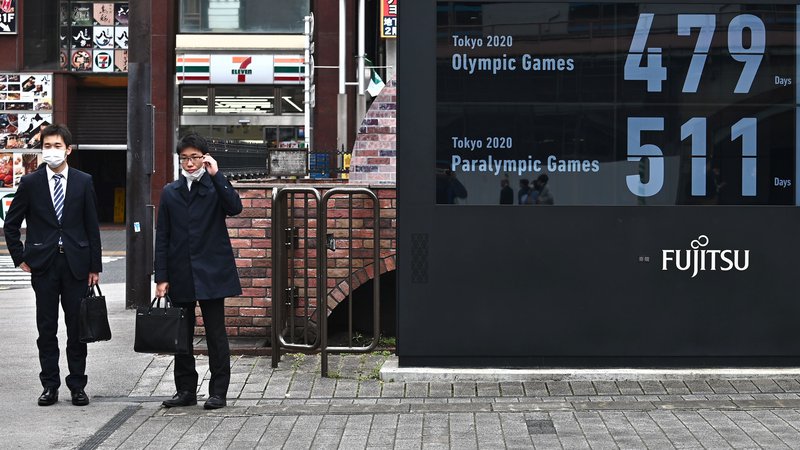 Fotografija: V Tokiu so na novo nastavili odštevanje do začetka olimpijskih iger. FOTO: AFP