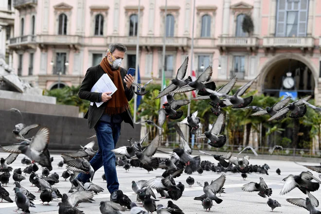 Pot v normalnost bo postopen proces, opozarjajo politiki in stroka. Foto: REUTERS/Flavio Lo Scalzo