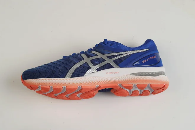 Asics gel nimbus 22. FOTO: Leon Vidic