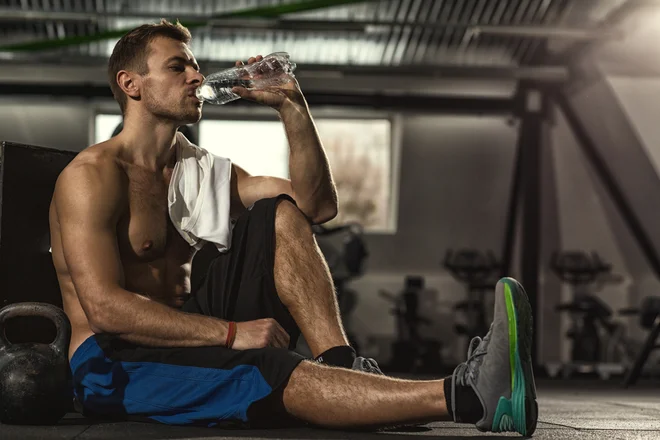 Vadba doma za bolj trenirane posameznike. FOTO: Shutterstock