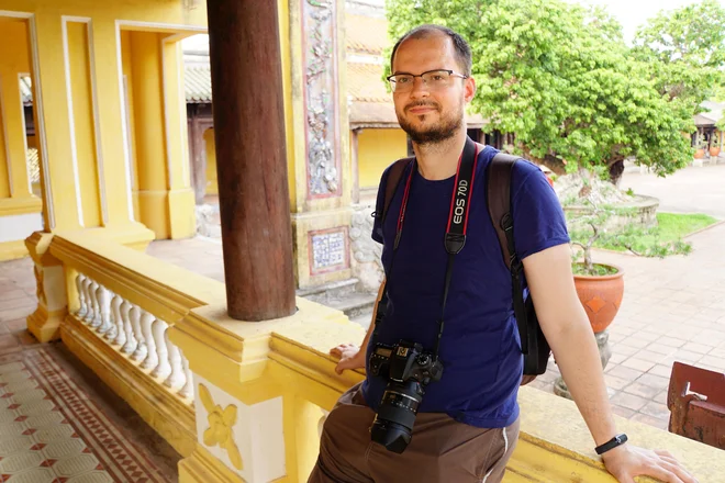 Dr. Matjaž Gomilšek je pred tednom dni dobil priznanje zlati znak Instituta Jožefa Stefana za doktorsko delo Kvantne spinske tekočine na geometrijsko frustriranih mrežah kagome. Zaposlen je na IJS, na odseku za fiziko trdne snovi. Foto Osebni Arhiv