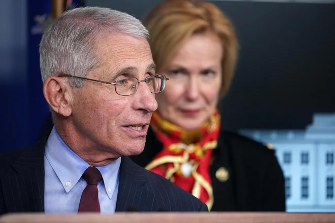 Strokovnjaka predsednikovega jkriznega štaba Anthony Fauci in Deborah Birx. Foto Mandel Ngan Afp