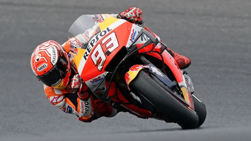 Fotografija: Šestkratni svetovni prvak Marc Marquez bo moral na začetek sezone še dolgo čakati. FOTO: Reuters