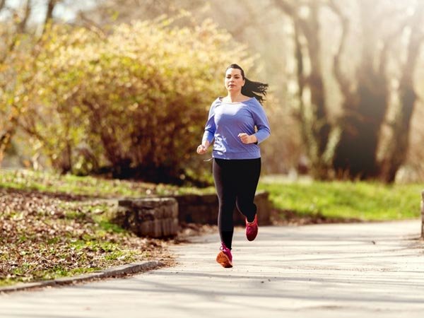 Ne začnite tekaškega dela vadbe prehitro in da potem upočasnite takoj, ko ste malo utrujeni. FOTO: Shutterstock