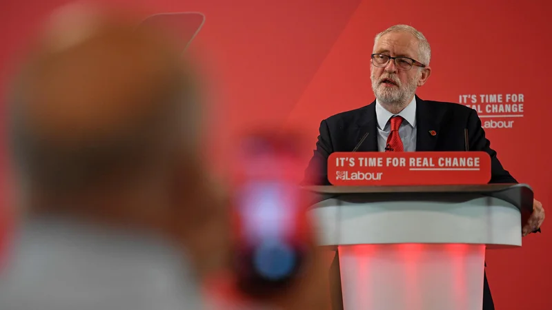 Fotografija: Jeremy Corbyn je pred petimi leti postal vodja britanskih laburistov. Foto: Afp