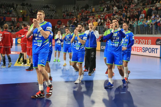 Slovenci so bili za čudežni zasuk malenkostno prekratki. Foto Tomi Lombar/Delo