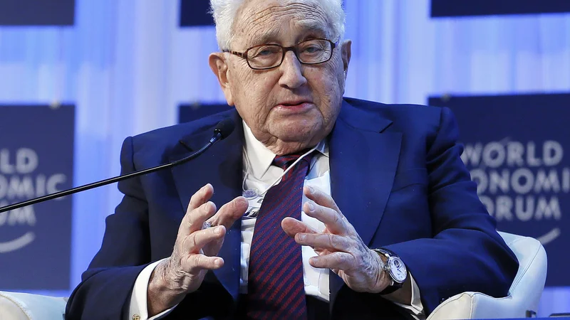 Fotografija: Nekdanji ameriški državni sekretar Henry Kissinger svari pred poslabšanjem odnosov v svetu. Foto Š Pascal Lauener / Reuters Reuters