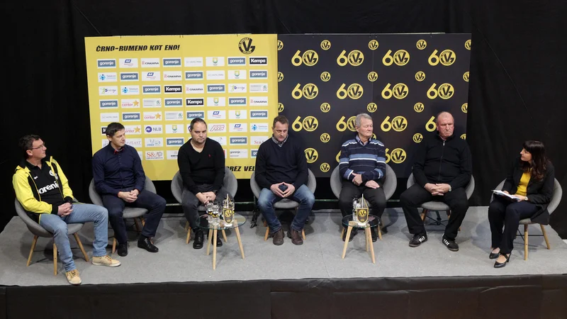 Fotografija: Zoran Jovičić, Sebastjan Sovič, Branko Tamše, Borut in Franc Plaskan ter Štefan Kac so podali svoja razmišljanja ob 60. obletnici Gorenja. FOTO Mavric Pivk