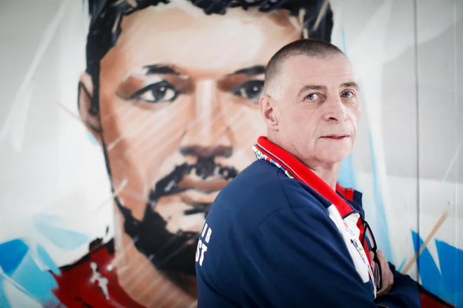 Rolando Pušnik je tudi trener hrvaškega vratarja Ivana Pešiča, čigar portet krasi hodnik v dvorani v Brestu. FOTO: Uroš Hočevar/kolektiffimages