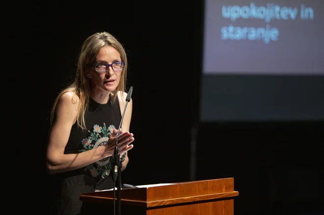 Nekdanja delovna mesta so tudi priložnost za medgeneracijsko priložnostno učenje – a v Sloveniji so te možnosti povsem zaprte, ugotavlja dr. Marta Gregorčič. Foto Matjaž Rušt