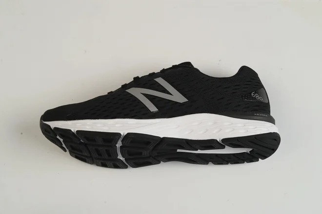 New Balance M680 FOTO: Leon Vidic