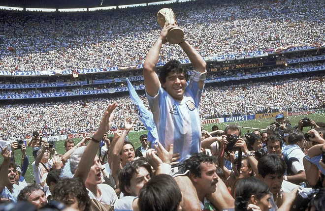 Leta 1986 je zaznamoval turnir v Mehiki legendarni Diego Maradona, ki je pokazal lovoriko 114.600 navijačem v Ciudadu de Mexicu.