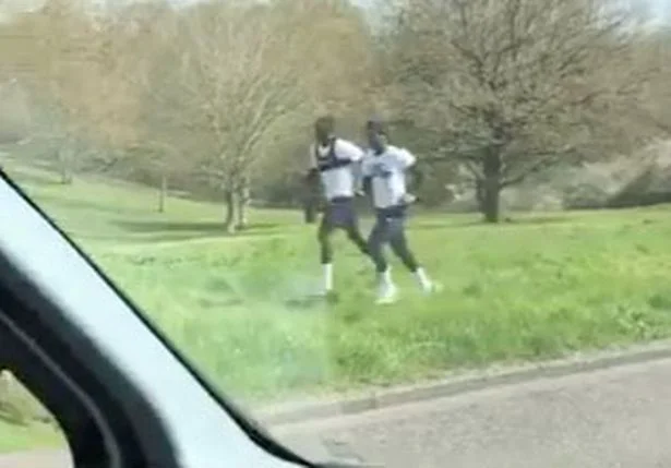 Dva nogometaša Tottenhama sta tekla skupaj. FOTO: twitter