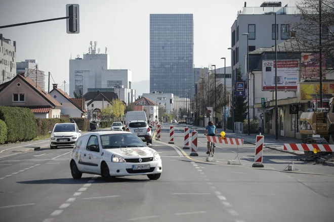 V začetku tedna so Dunajsko cesto polovično zaprli med Ruskim carjem in severno obvoznico. FOTO: Uroš Hočevar/Delo