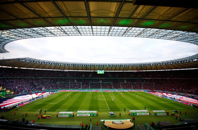 Sameval bo tudi največji nemški nogometni štadion, domovanje berlinske Herthe. FOTO: Reuters