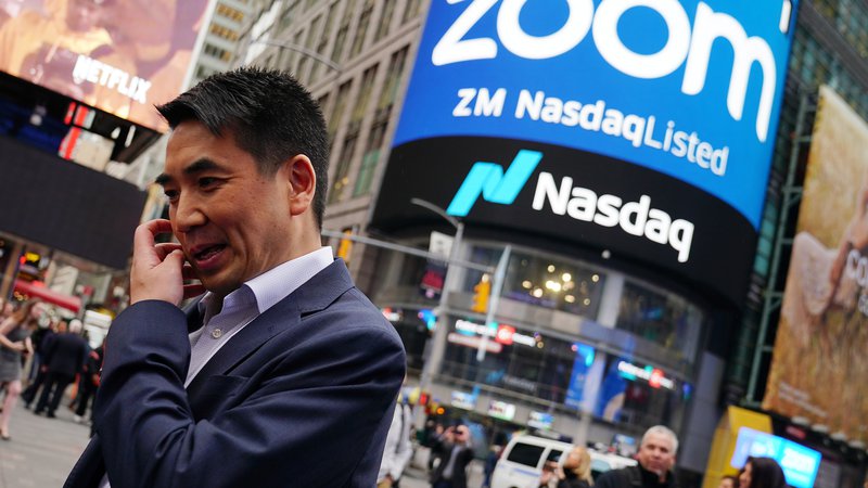 Fotografija: Ustanovitelj in predsednik platforme za videokonference Zoom Video ­Communications Eric Yuan Zheng je povečal bogastvo za 3,5 milijarde dolarjev. FOTO: Reuters