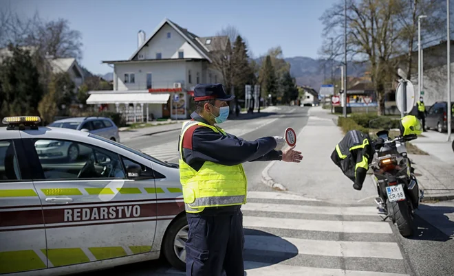 Prehod med občinami je še vedno prepovedan. FOTO: Blaž Samec/Delo