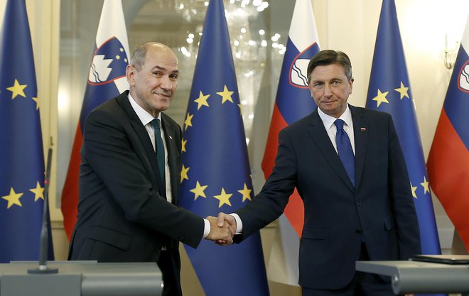 Razumem, da sem in tja pride tudi do vprašanj, ki niso povezana s premagovanjem krize, in ta vprašanja so legitimna, razprava o njih je legitimna, je povedal Pahor. FOTO: Blaž Samec/Delo