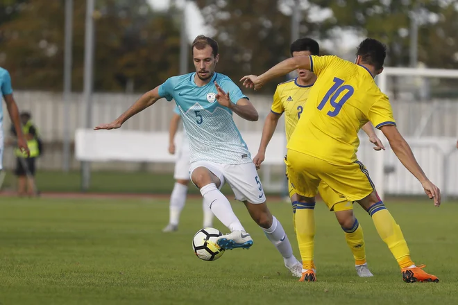 Edini Slovenec v najmočnejši angleški nogometni ligi Jon Gorenc Stanković je bil med najboljšimi na igrišču.<br />
Foto Leon Vidic/Delo