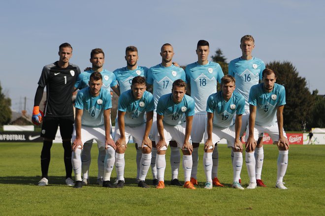 Že točka proti Bolgariji naslednji mesec bo mladi slovenski reprezentanci zagotovila 2. mesto v skupinik. Foto Leon Vidic/Delo