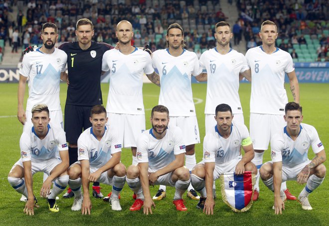 Slovenska nogometna reprezentanca v Stožicah.