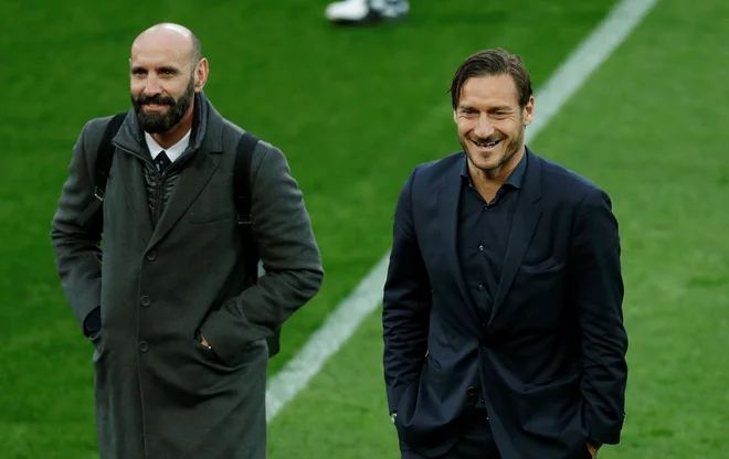 Športni direktor Rome Monchi in klubski ambasador Francesco Totti tesno sodelujeta. FOTO: REUTERS