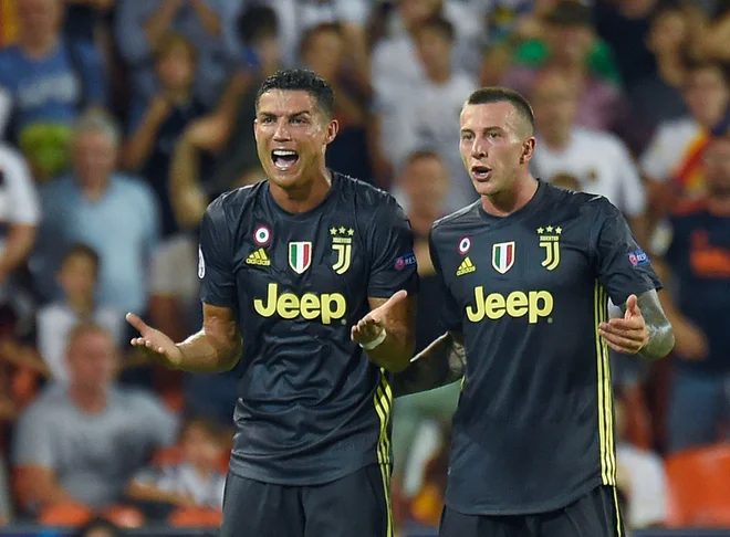 Cristiano Ronaldo ni skrival začudenja ob najstrožji odločitvi Felixa Brycha. Foto: AFP