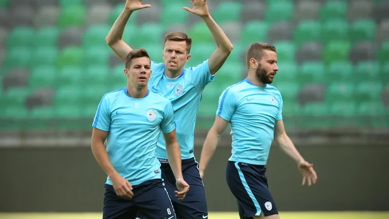 Fotografija: Miha Zajc (levo) se bo preselil v zvezno vrsto, Josip Iličić (v ozadju) na položaj številka deset, Nejc Skubic ostaja na desnem boku.