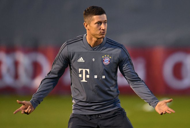 Bayernov napadalec Robert Lewandowski poziva soigralce k bolj motivirani igri proti AEK.