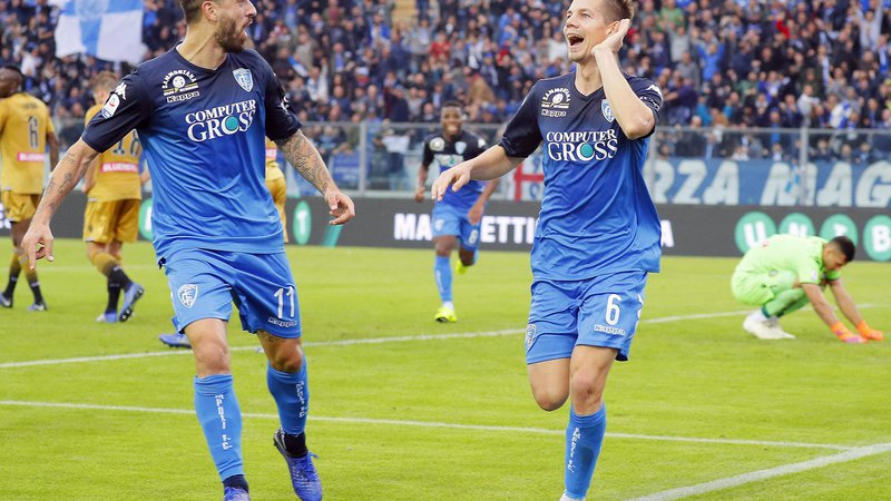 Fotografija: Miha Zajc (desno) se je takole veselil izjemno pomembnega gola v majici Empolija.