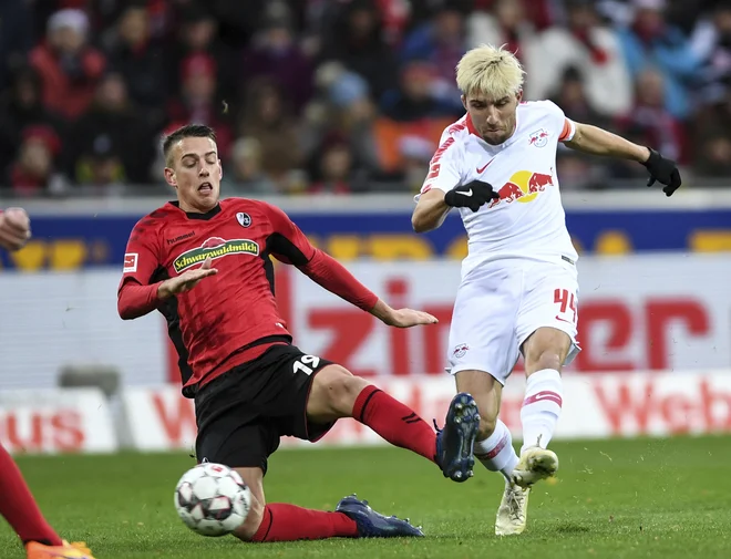 Visokega poraza Leipziga v Freiburgu ni preprečil niti Kevin Kampl (desno). FOTO: AP